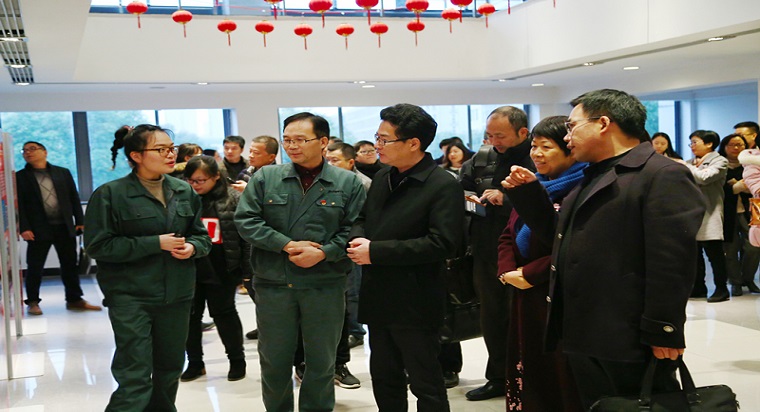 南湖區(qū)企業(yè)文化俱樂(lè)部建設(shè)工作現(xiàn)場(chǎng)會(huì)在公司召開(kāi)